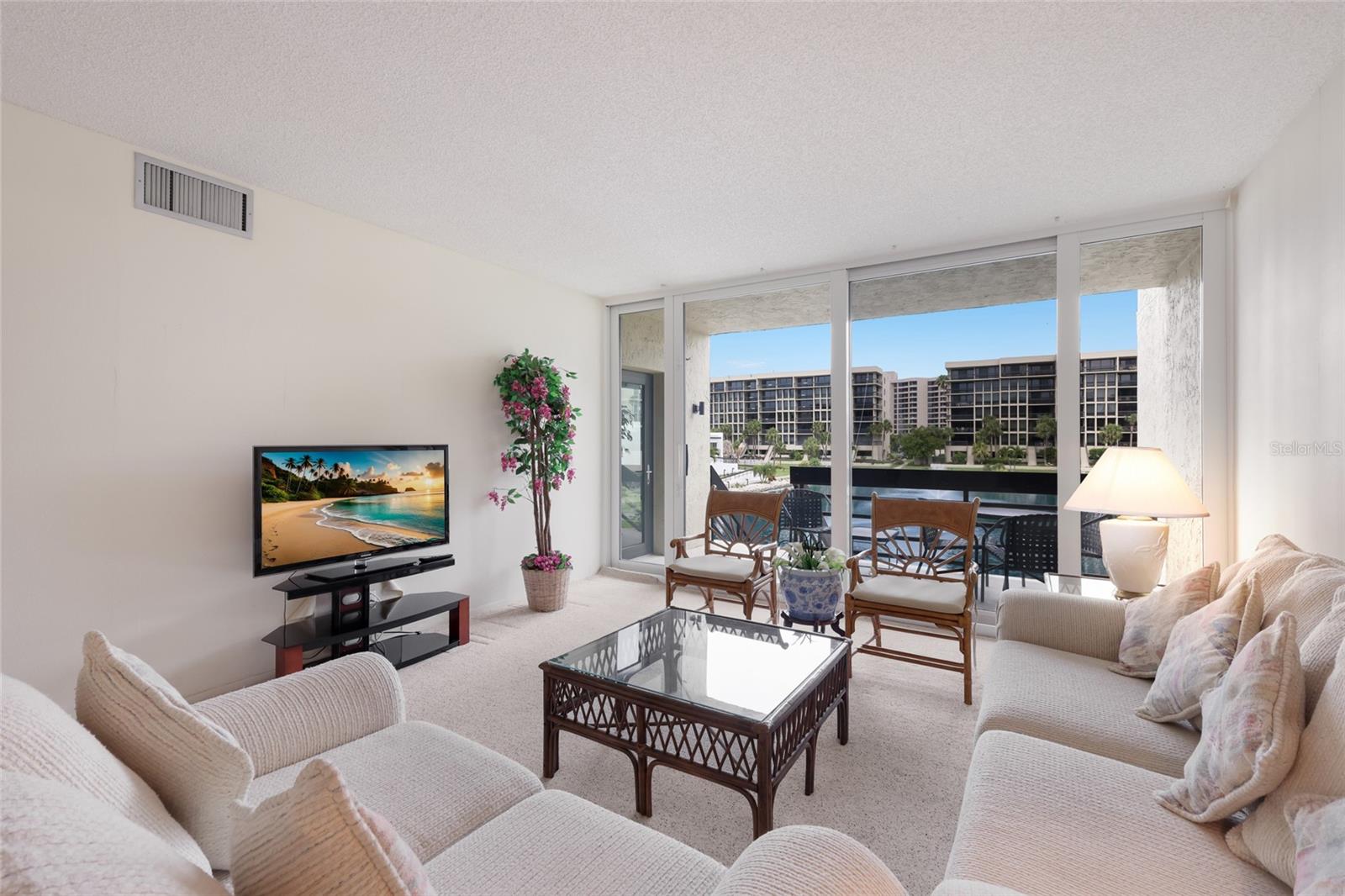 1095 GULF OF MEXICO DR #102, LONGBOAT KEY, FL, 34228