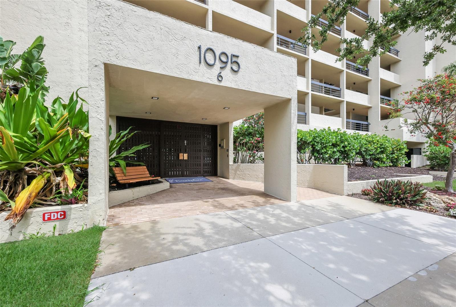 1095 GULF OF MEXICO DR #102, LONGBOAT KEY, FL, 34228
