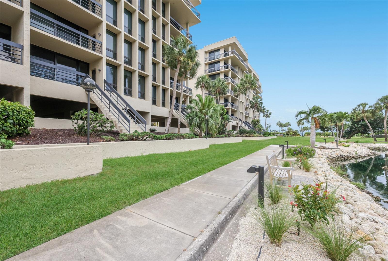1095 GULF OF MEXICO DR #102, LONGBOAT KEY, FL, 34228