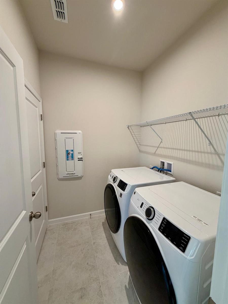3884 ISLE ROYAL PL, APOPKA, FL, 32712