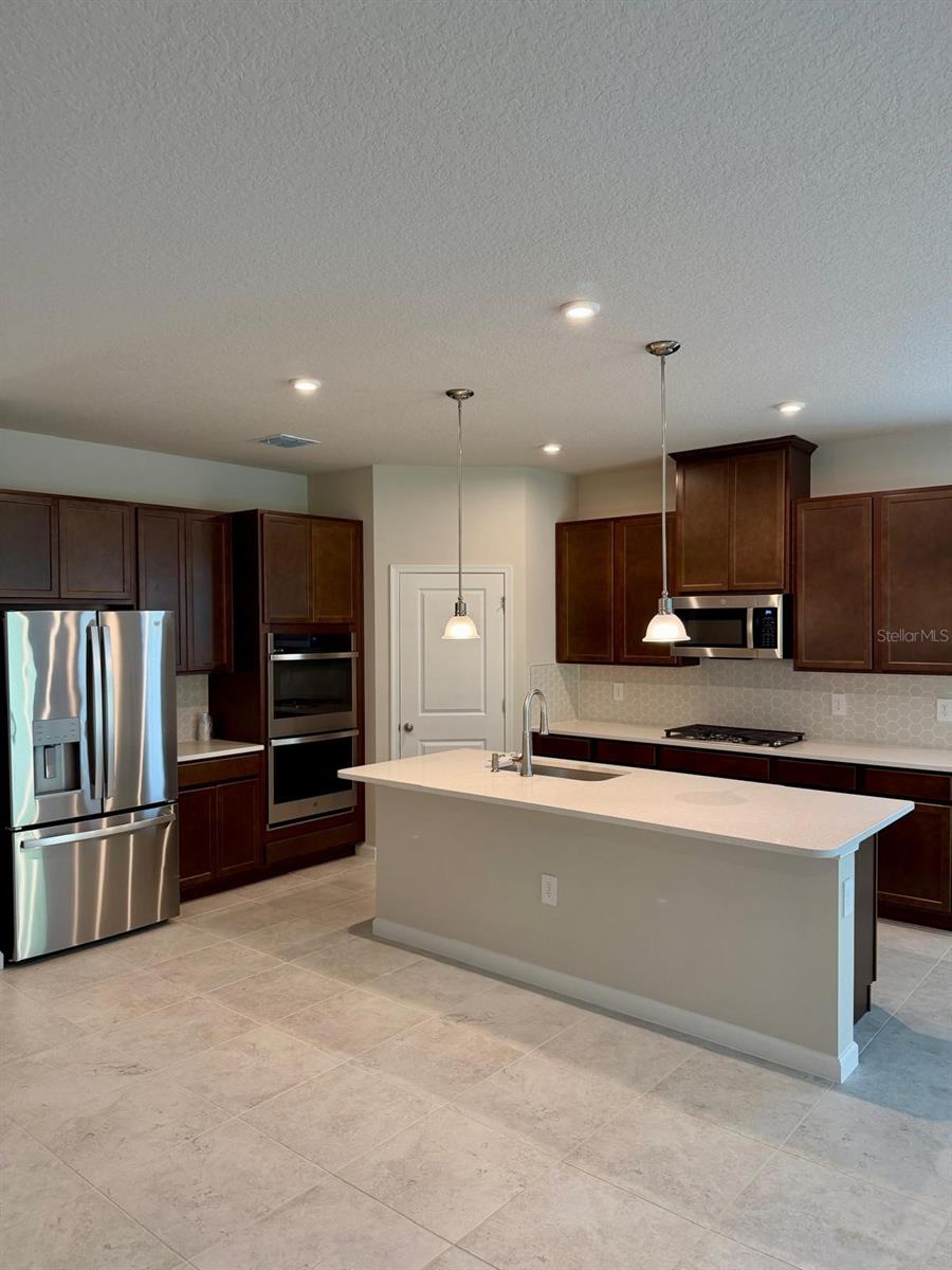 3884 ISLE ROYAL PL, APOPKA, FL, 32712