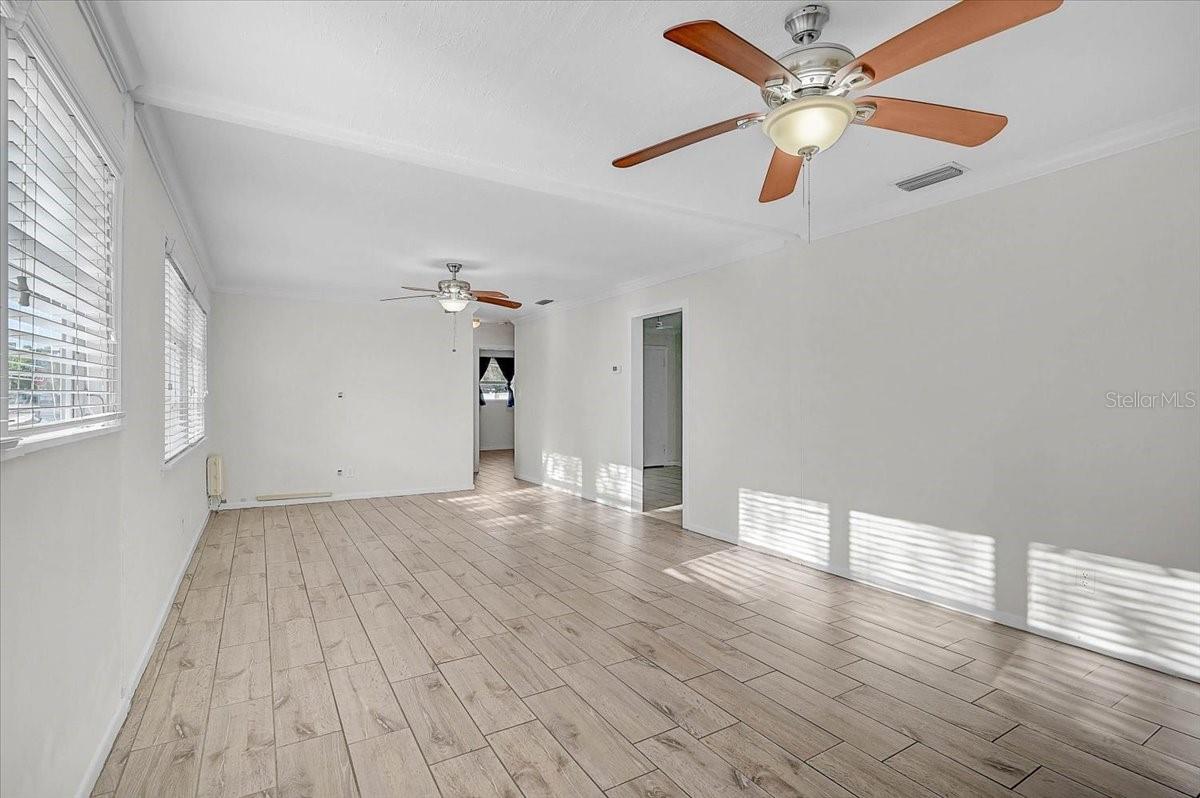 345 S TUTTLE AVE, SARASOTA, FL, 34237