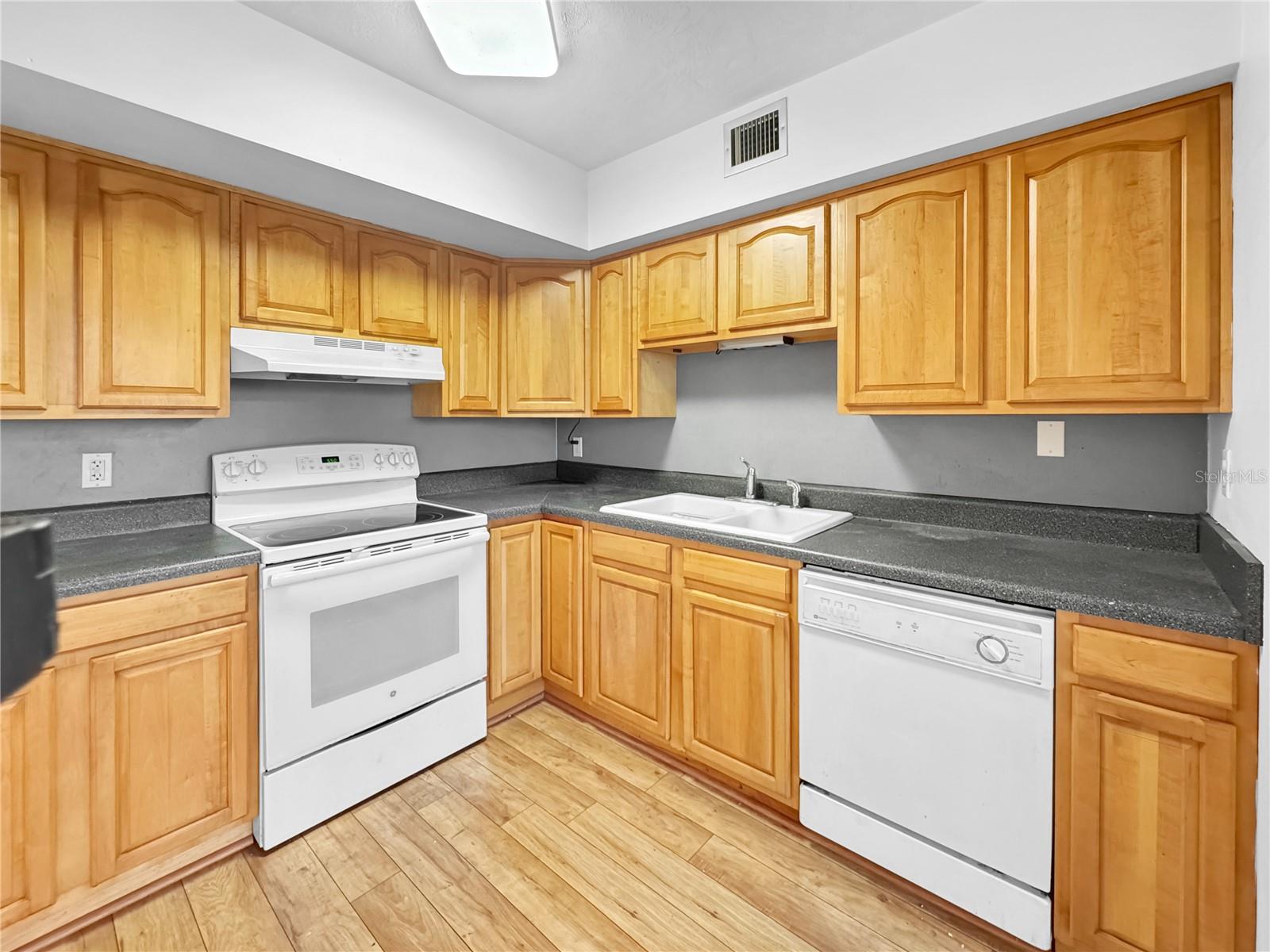 4300 58TH ST N #1915, KENNETH CITY, FL, 33709
