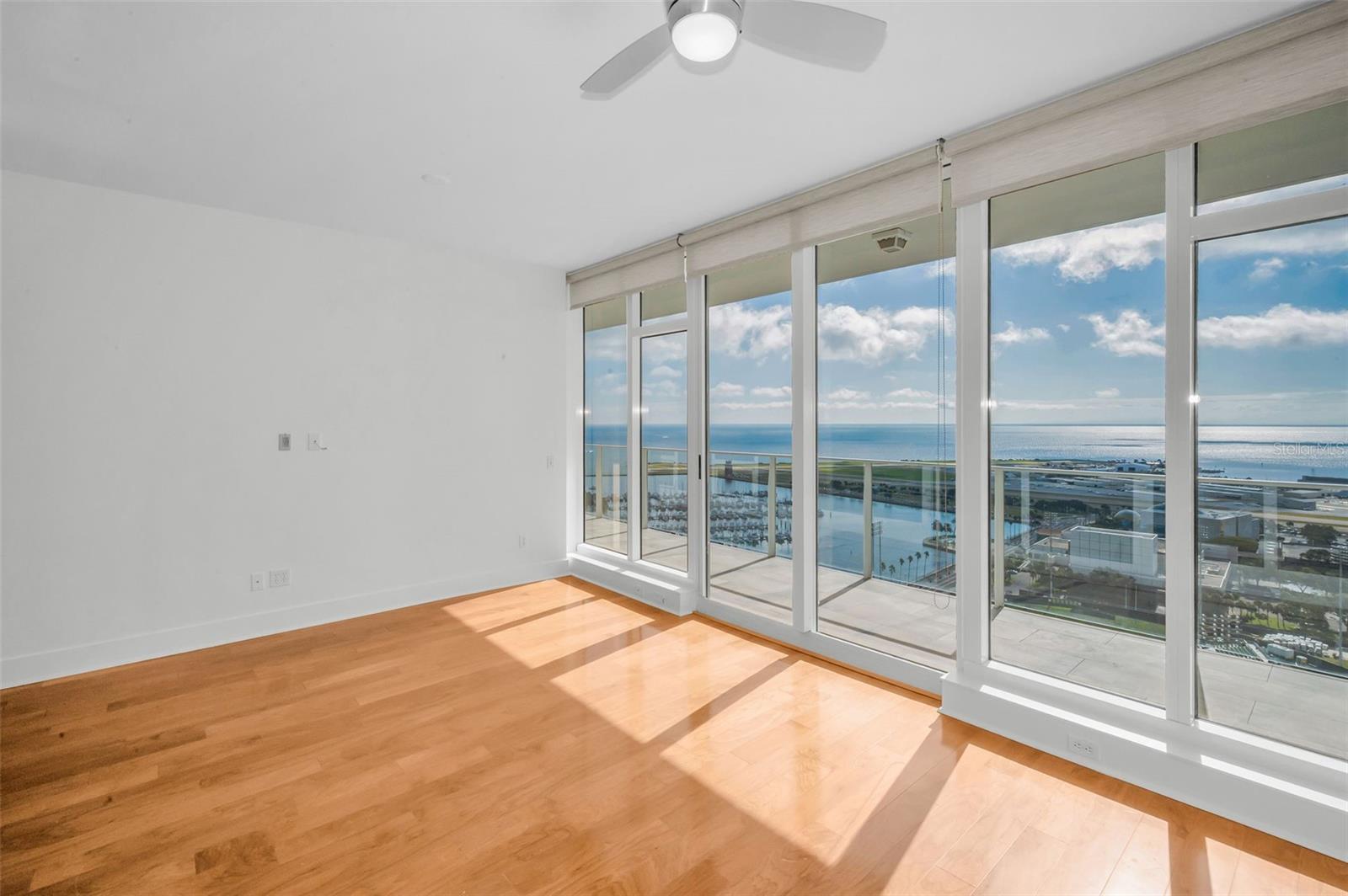 175 1ST ST S #2604, ST PETERSBURG, FL, 33701