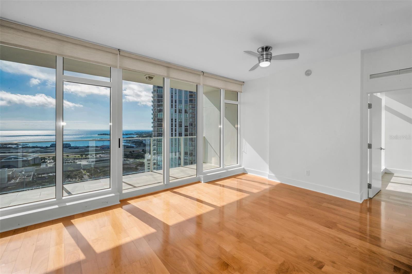175 1ST ST S #2604, ST PETERSBURG, FL, 33701