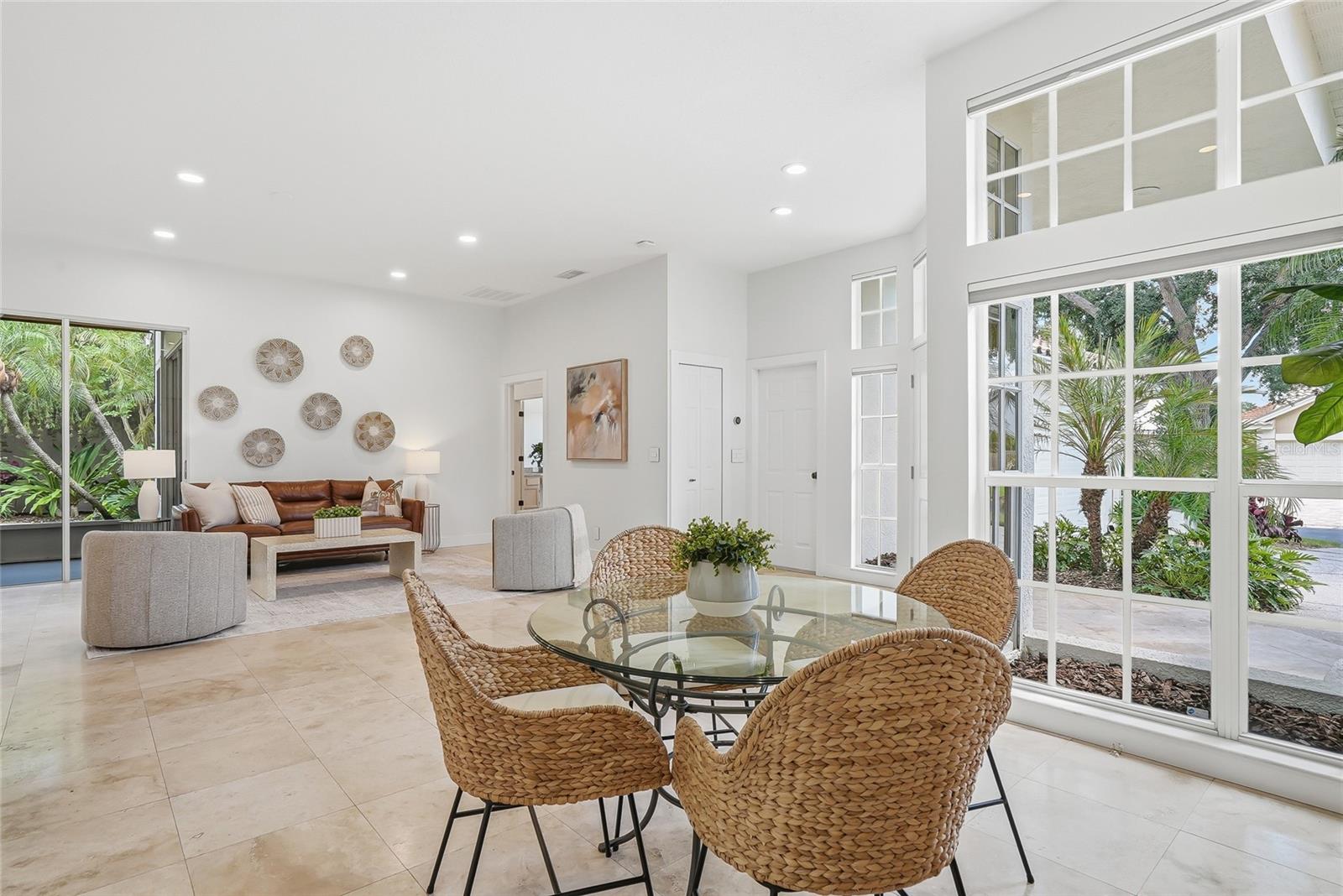 812 LIVE OAK TER NE, ST PETERSBURG, FL, 33703