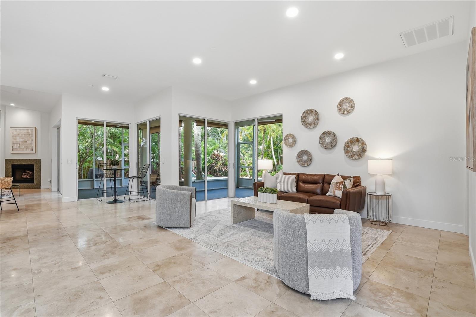 812 LIVE OAK TER NE, ST PETERSBURG, FL, 33703