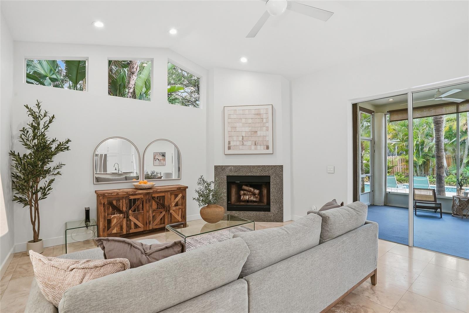 812 LIVE OAK TER NE, ST PETERSBURG, FL, 33703