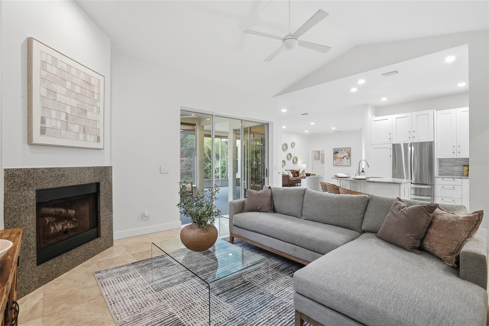 812 LIVE OAK TER NE, ST PETERSBURG, FL, 33703