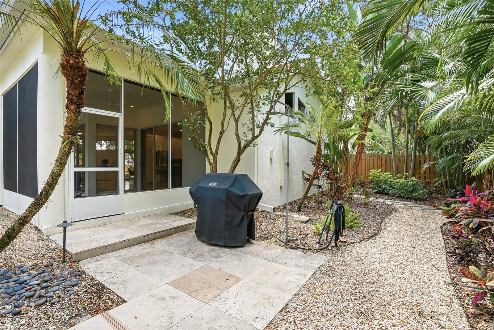 812 LIVE OAK TER NE, ST PETERSBURG, FL, 33703