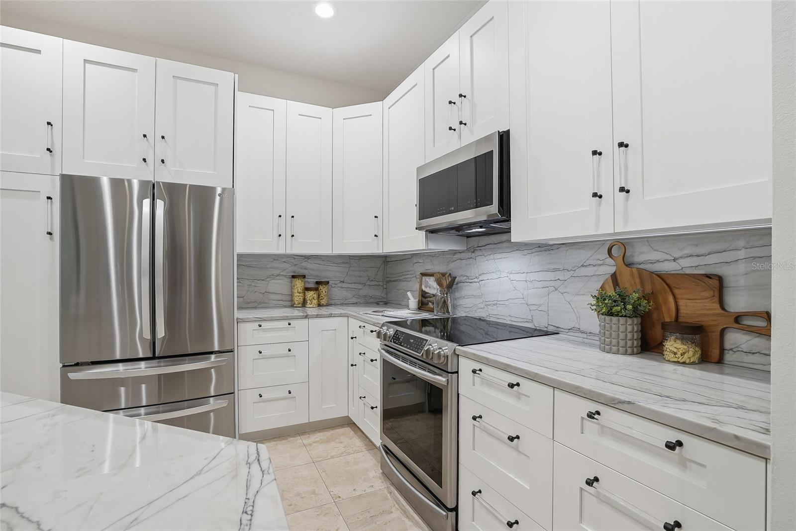 812 LIVE OAK TER NE, ST PETERSBURG, FL, 33703