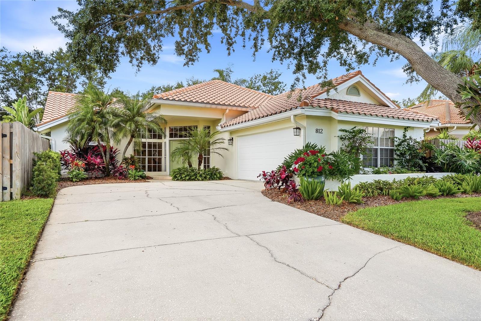 812 LIVE OAK TER NE, ST PETERSBURG, FL, 33703