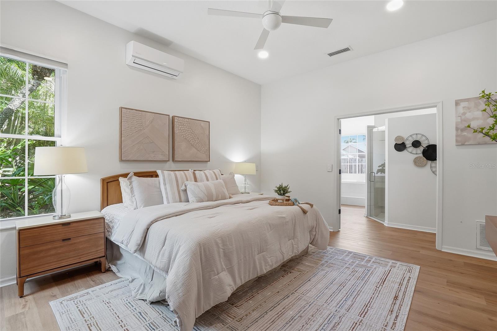 812 LIVE OAK TER NE, ST PETERSBURG, FL, 33703