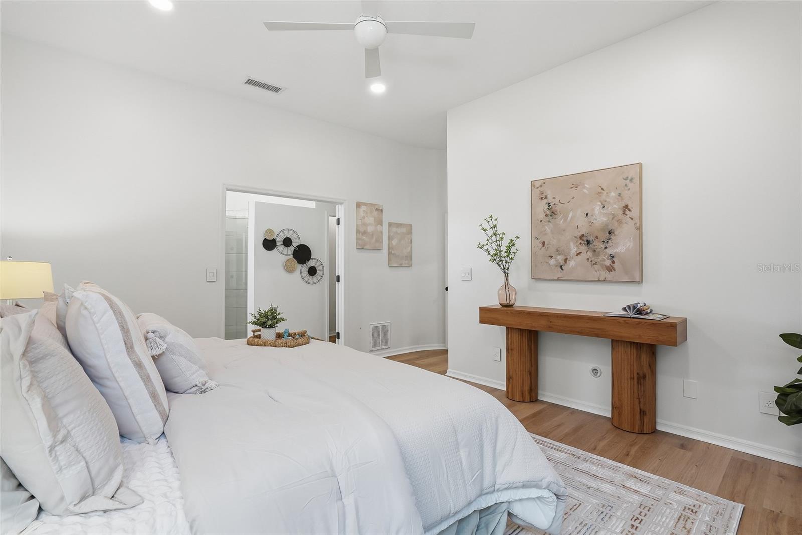 812 LIVE OAK TER NE, ST PETERSBURG, FL, 33703