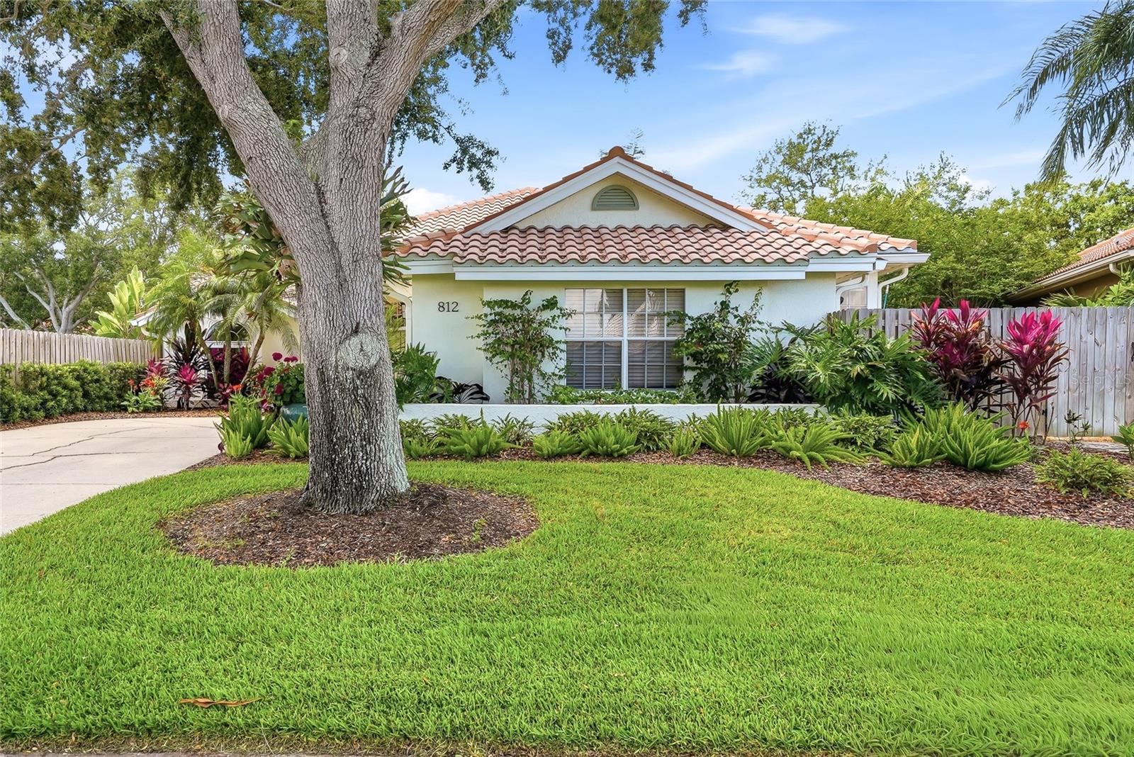 812 LIVE OAK TER NE, ST PETERSBURG, FL, 33703