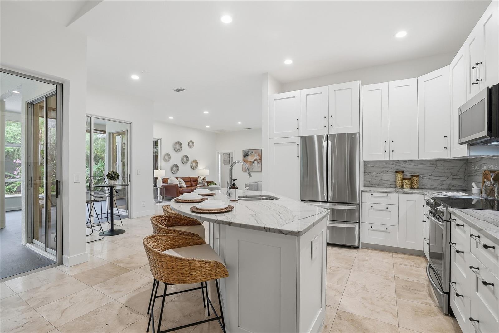812 LIVE OAK TER NE, ST PETERSBURG, FL, 33703