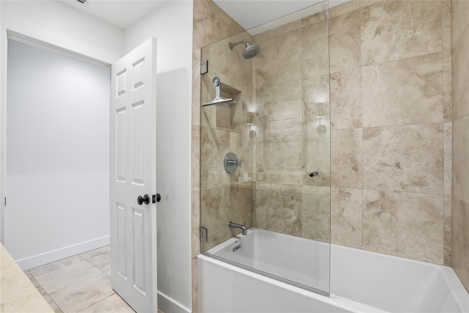 812 LIVE OAK TER NE, ST PETERSBURG, FL, 33703