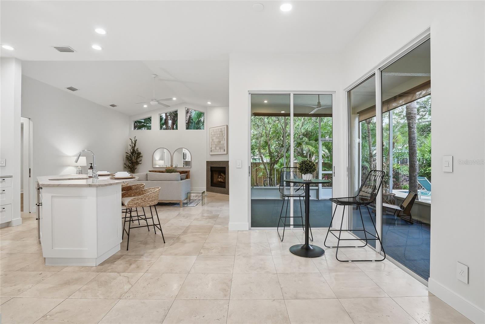 812 LIVE OAK TER NE, ST PETERSBURG, FL, 33703