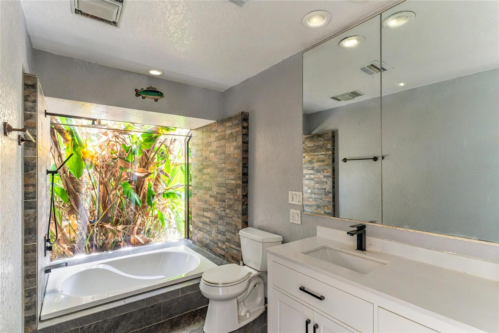 3225 ROSERY RD NE, LARGO, FL, 33771
