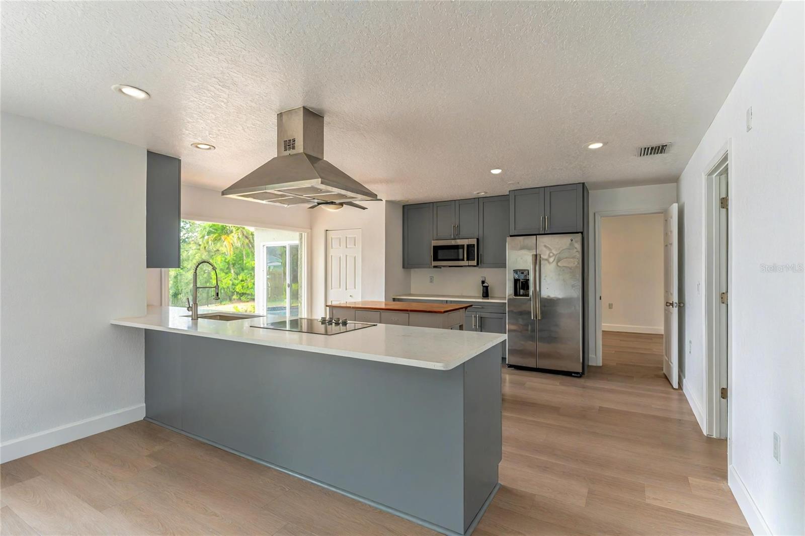 3225 ROSERY RD NE, LARGO, FL, 33771