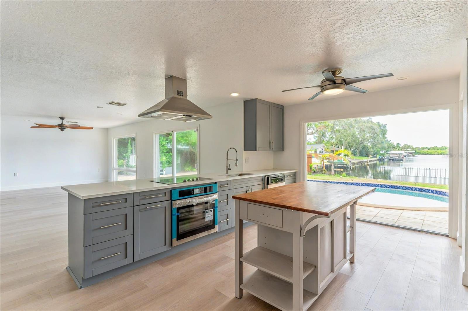 3225 ROSERY RD NE, LARGO, FL, 33771