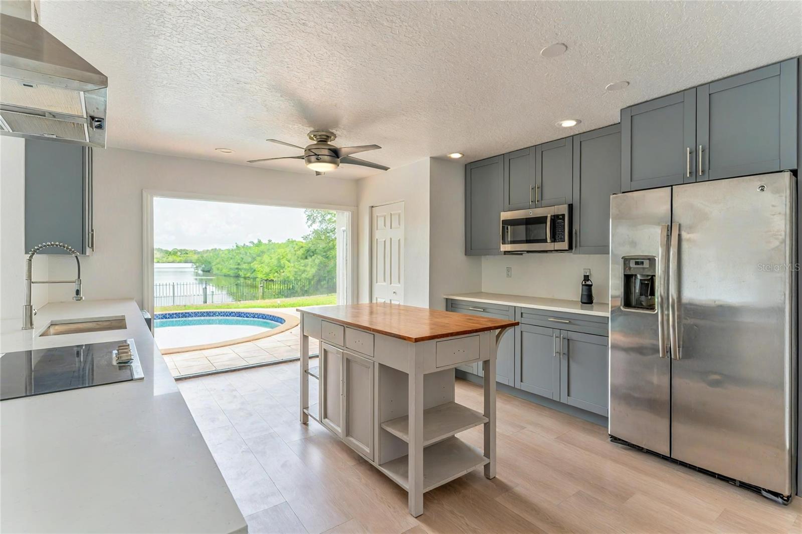 3225 ROSERY RD NE, LARGO, FL, 33771