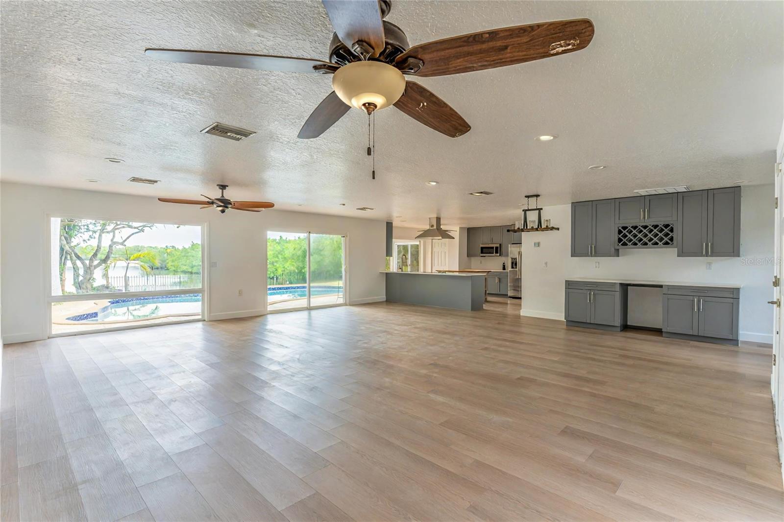 3225 ROSERY RD NE, LARGO, FL, 33771
