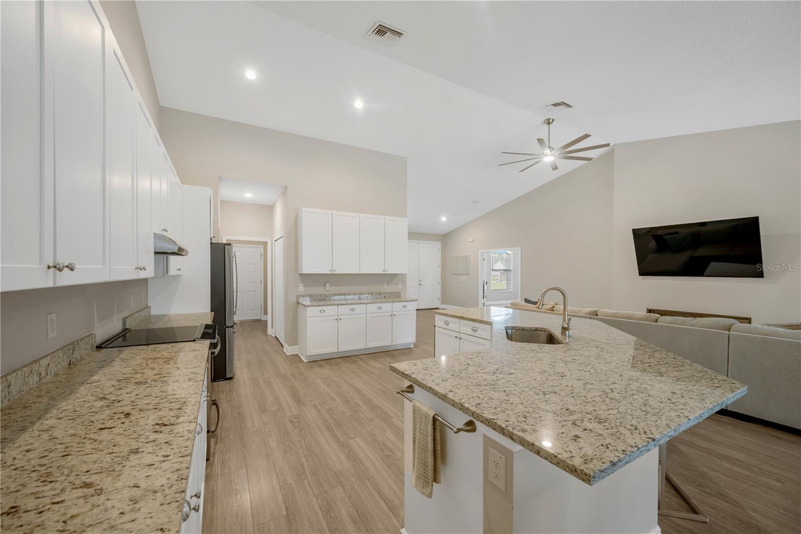 10920 FLINT ESTATES DR, THONOTOSASSA, FL, 33592