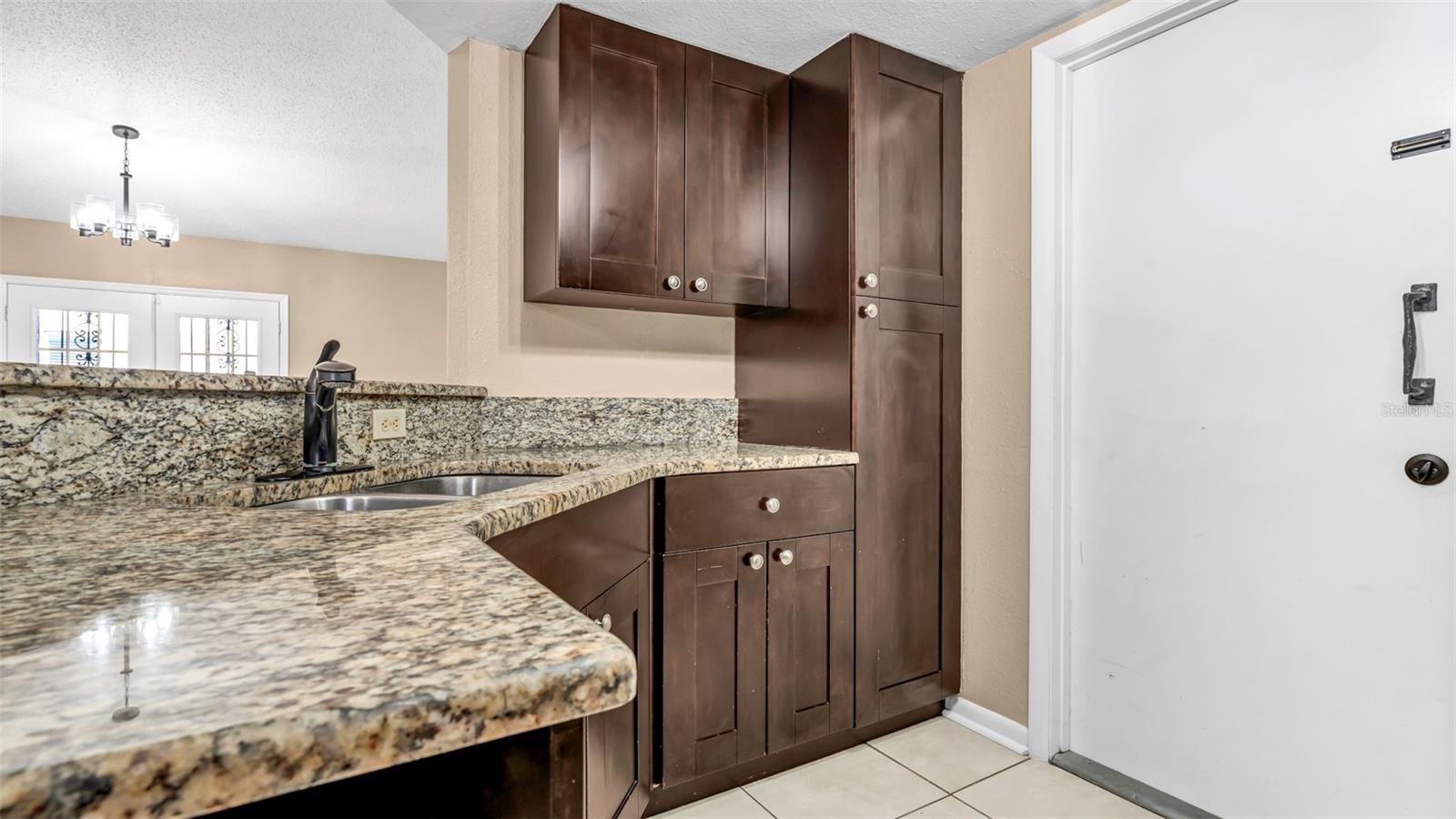 2610 E LAKE AVE, TAMPA, FL, 33610