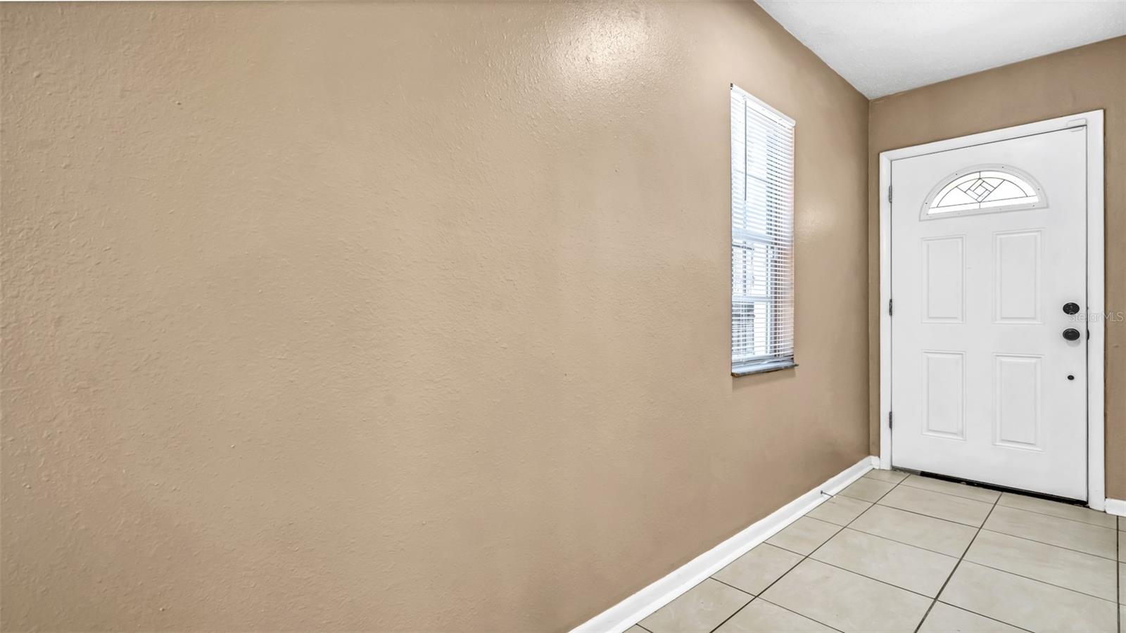 2610 E LAKE AVE, TAMPA, FL, 33610