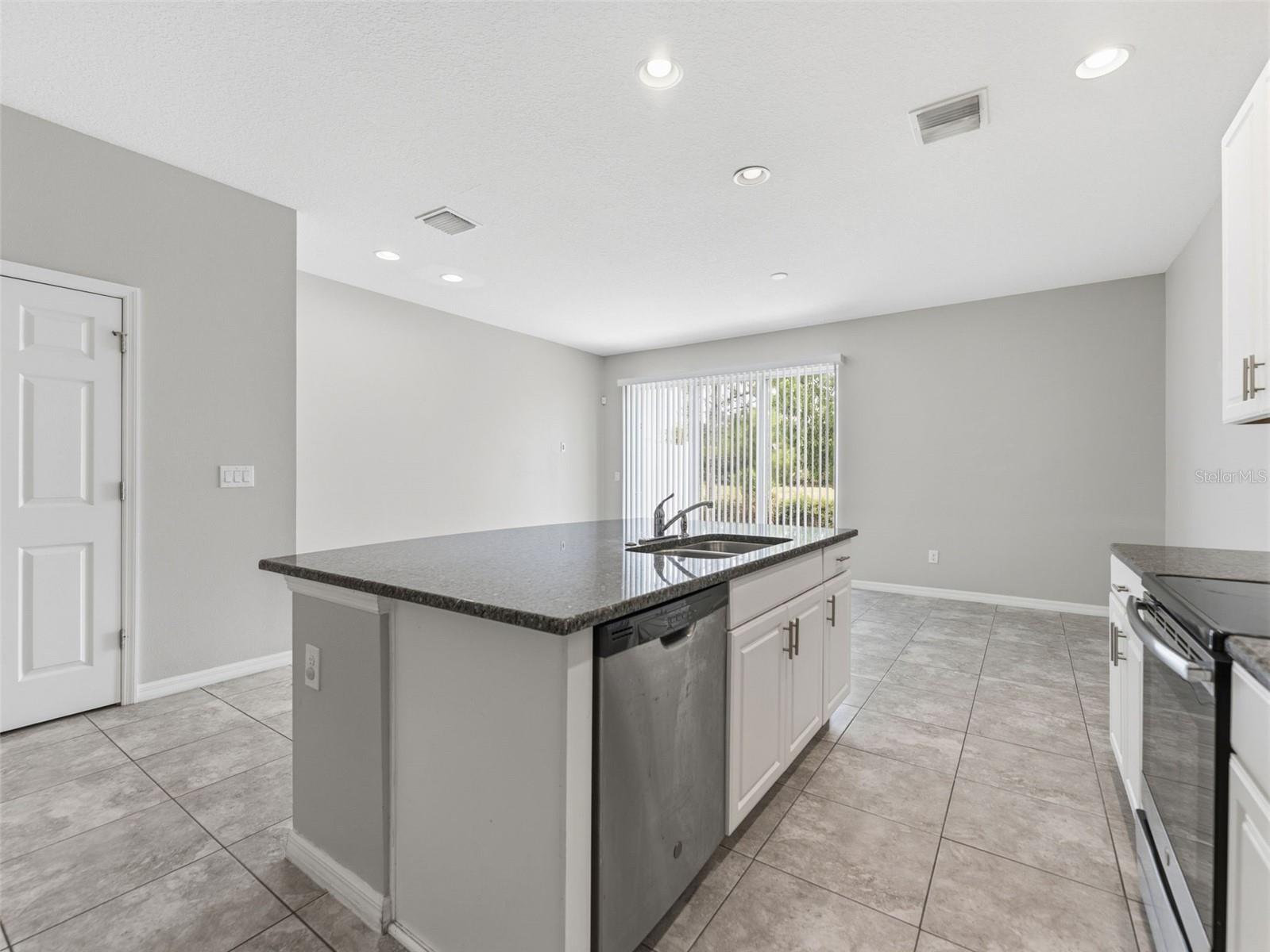 7052 GRAND ELM DR, RIVERVIEW, FL, 33578
