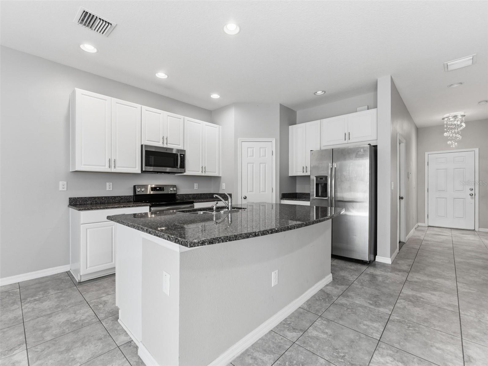 7052 GRAND ELM DR, RIVERVIEW, FL, 33578