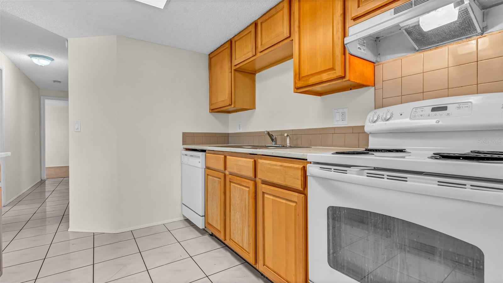 122 LOBLOLLY CT #C, OLDSMAR, FL, 34677