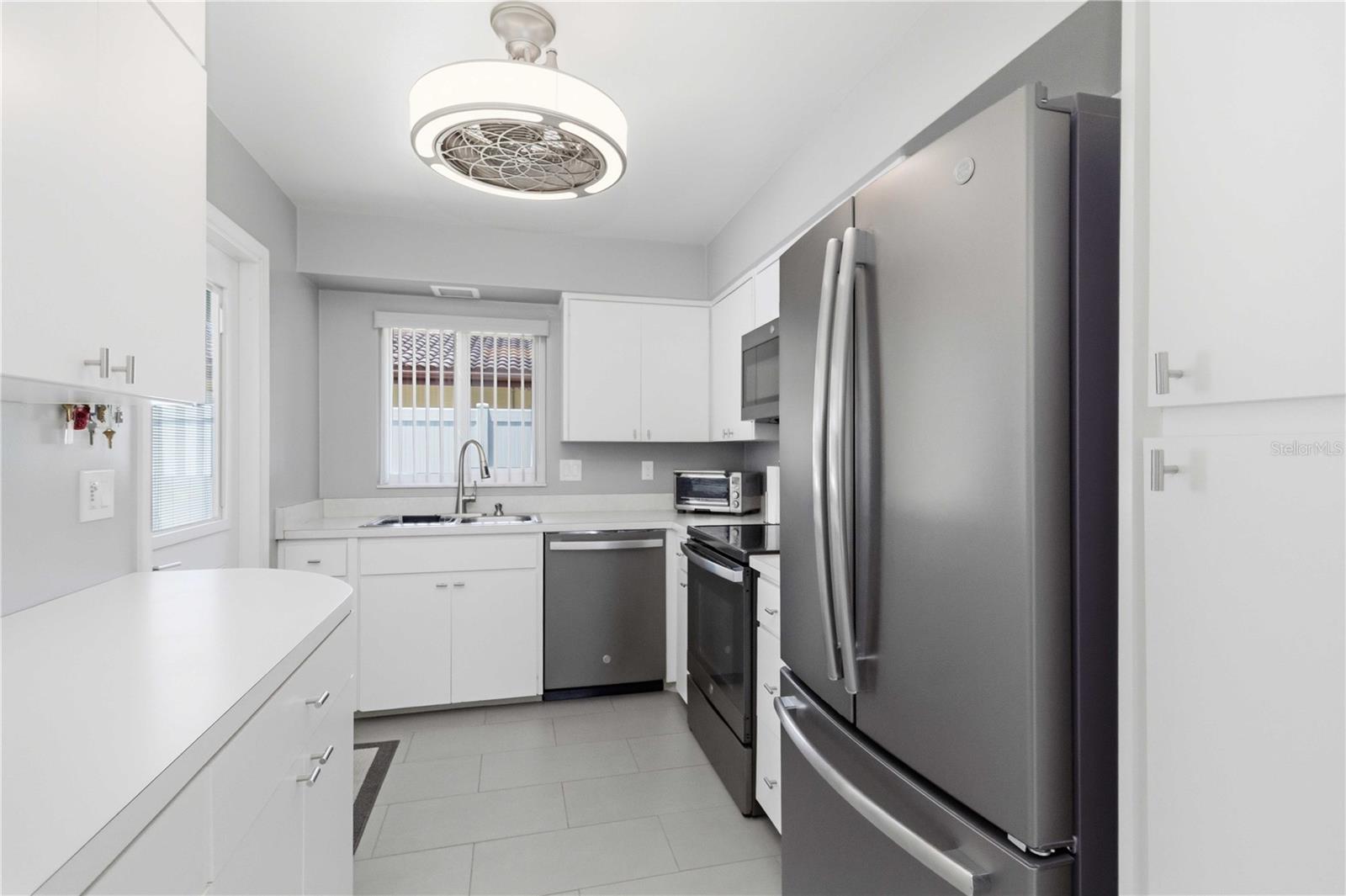 3303 CAMBRIDGE AVE, BRADENTON, FL, 34207