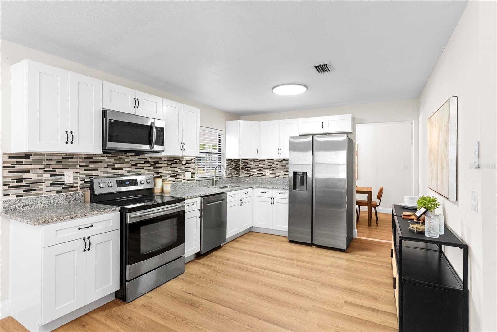 2233 WOLF RD, ORLANDO, FL, 32808