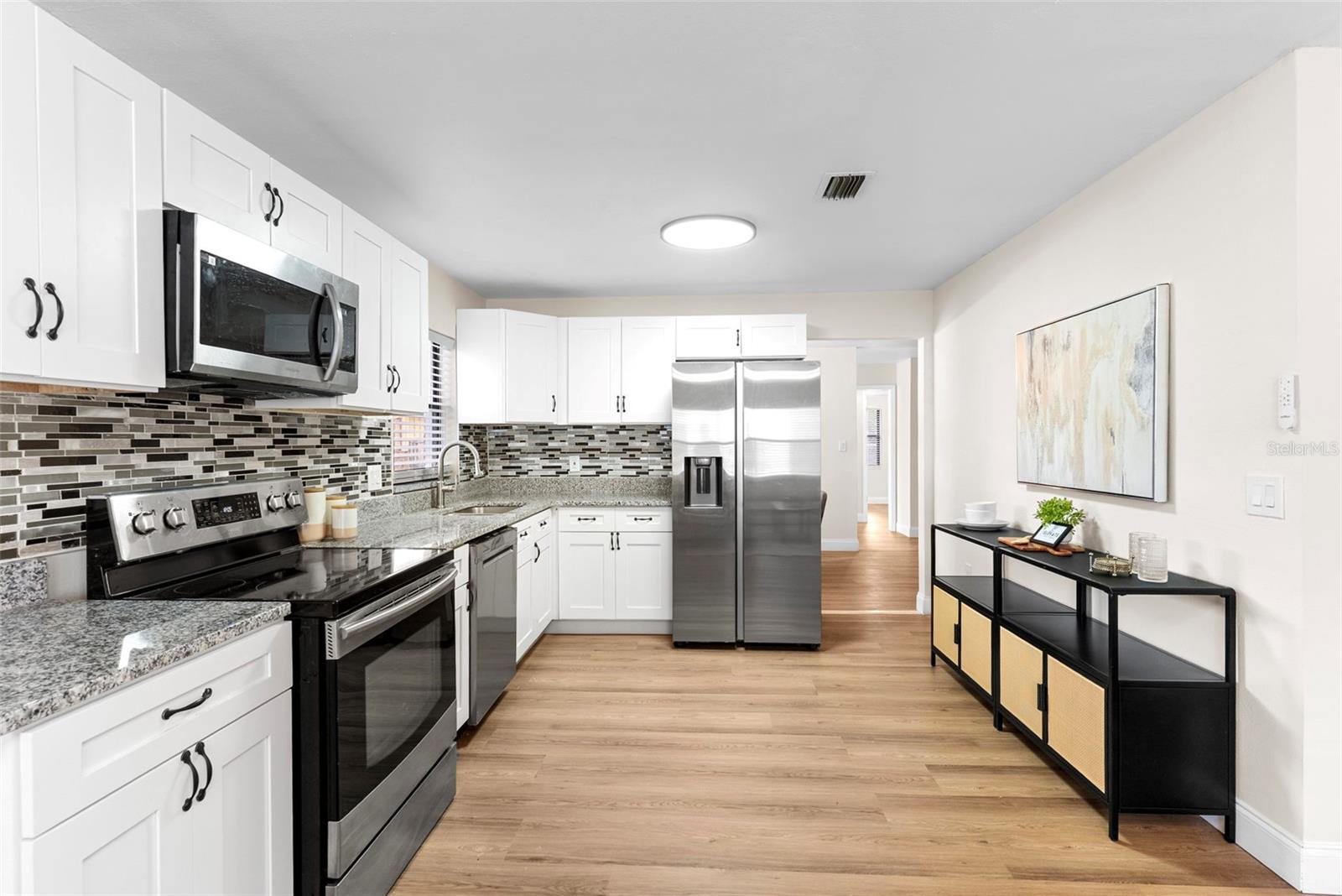 2233 WOLF RD, ORLANDO, FL, 32808