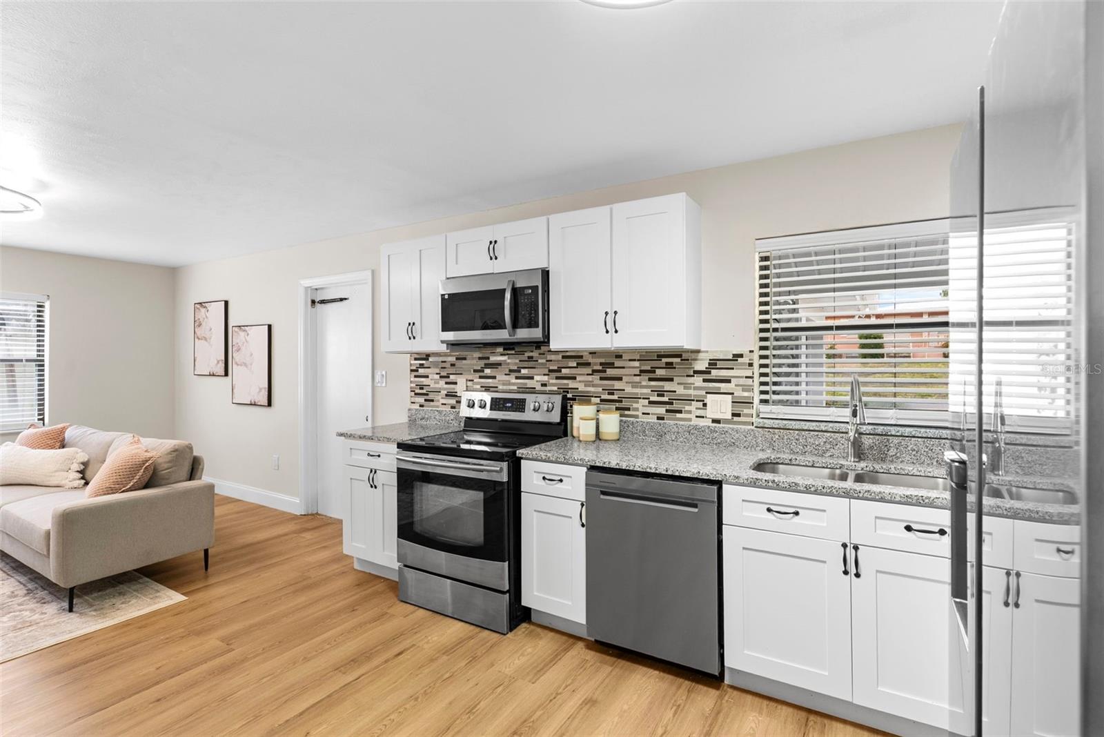 2233 WOLF RD, ORLANDO, FL, 32808