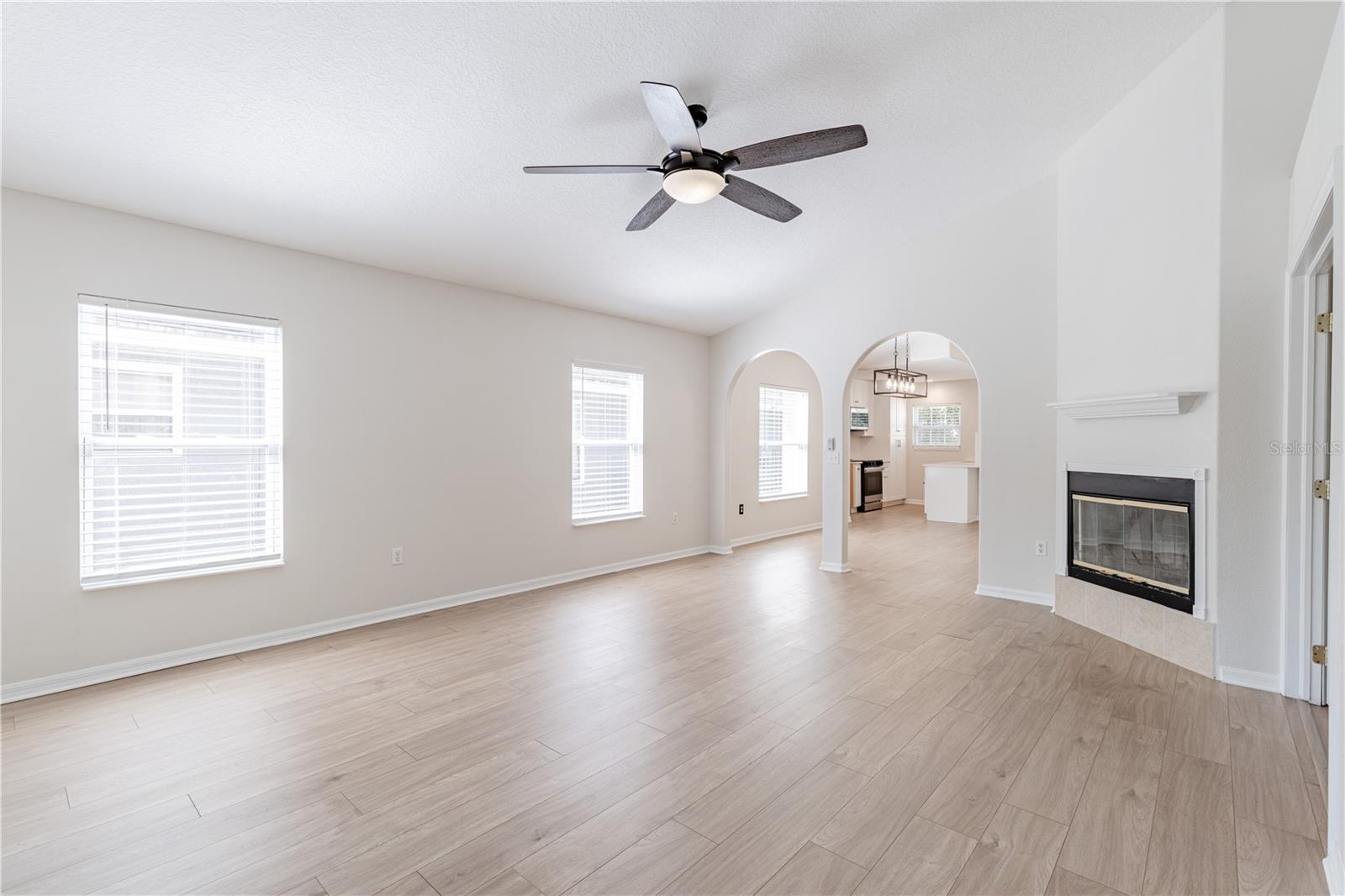 31080 LOCHMORE CIR, SORRENTO, FL, 32776
