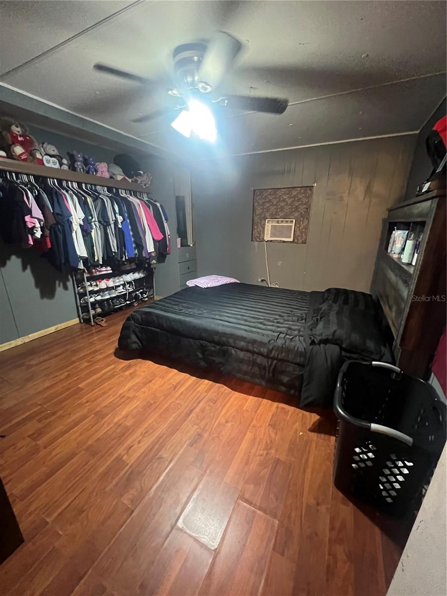 4027 LOWELL LN, ZEPHYRHILLS, FL, 33541