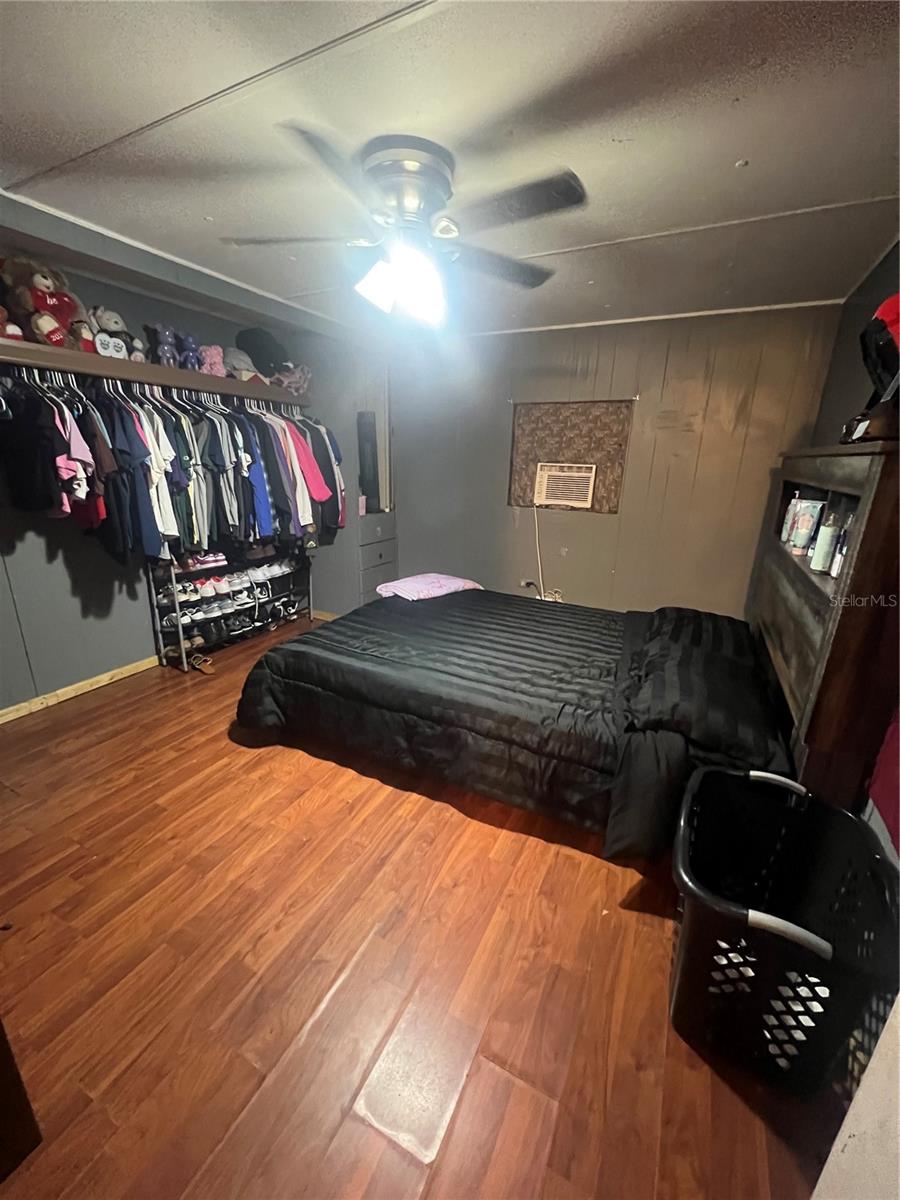 4027 LOWELL LN, ZEPHYRHILLS, FL, 33541