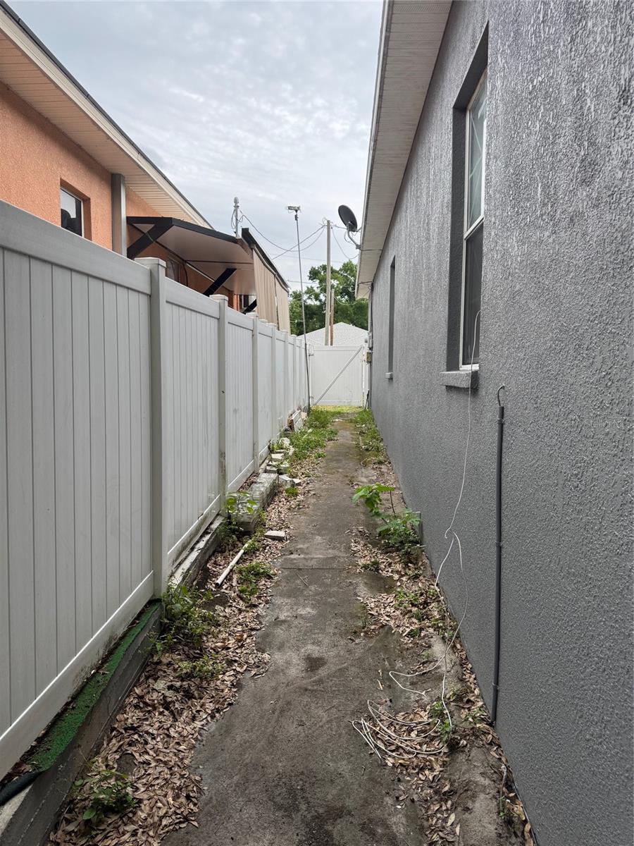 7202 N GLEN AVE, TAMPA, FL, 33614