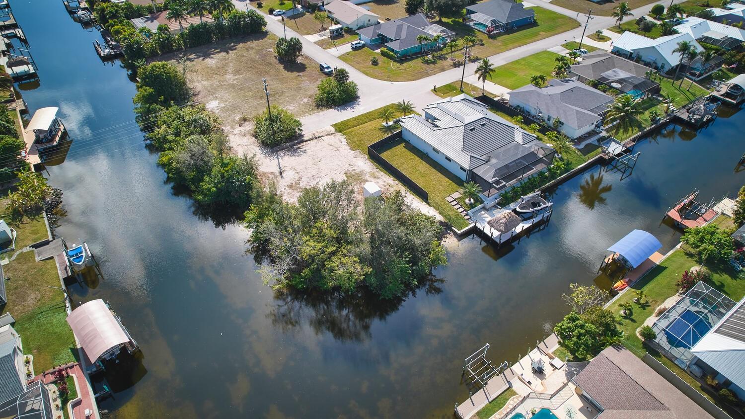 201 SW 40TH ST, CAPE CORAL, FL, 33914