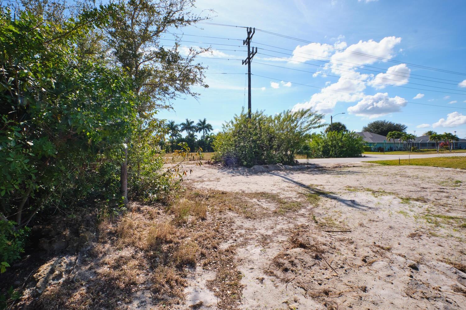 201 SW 40TH ST, CAPE CORAL, FL, 33914