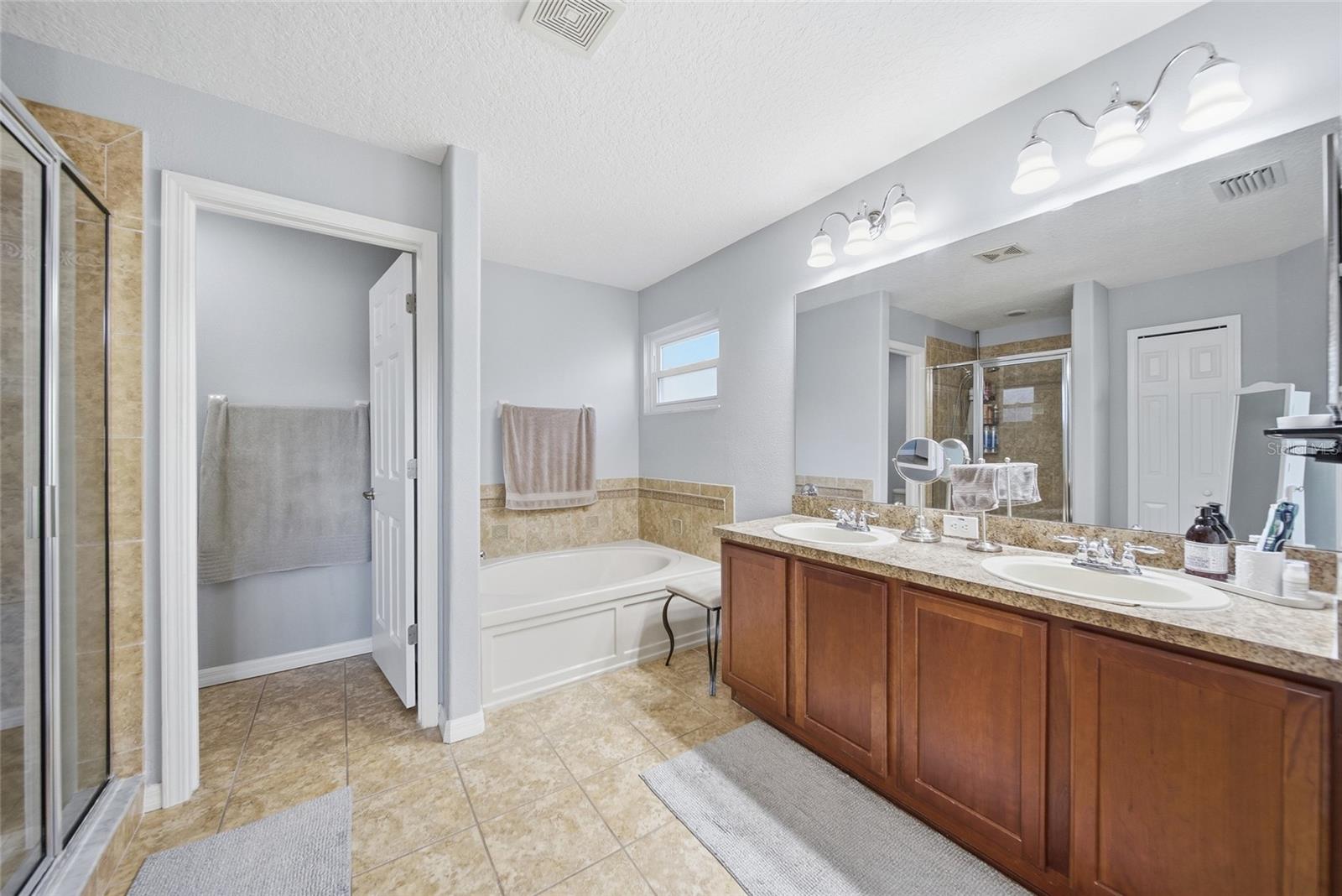 18133 BAHAMA BAY DR, TAMPA, FL, 33647