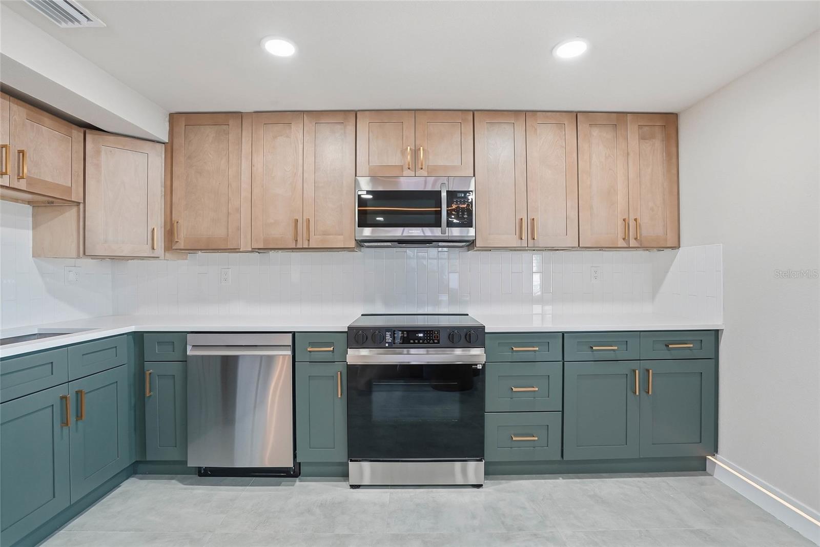 5153 BAY BLVD, PORT RICHEY, FL, 34668