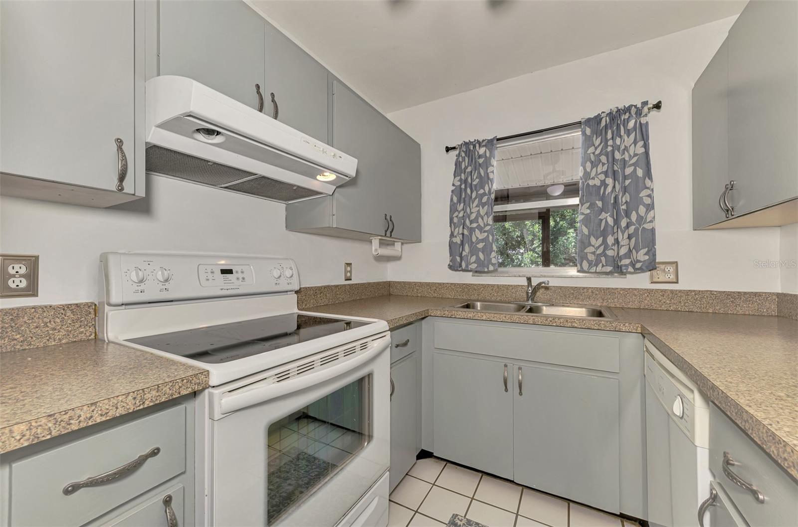 3360 RAMBLEWOOD DR S, SARASOTA, FL, 34237