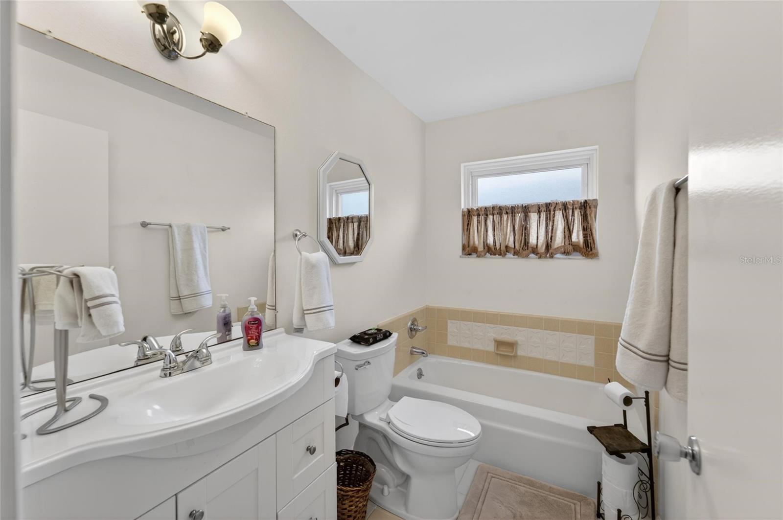 1201 FORDHAM DR, SUN CITY CENTER, FL, 33573