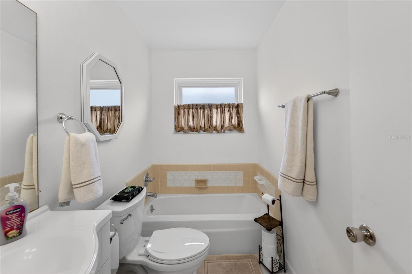 1201 FORDHAM DR, SUN CITY CENTER, FL, 33573