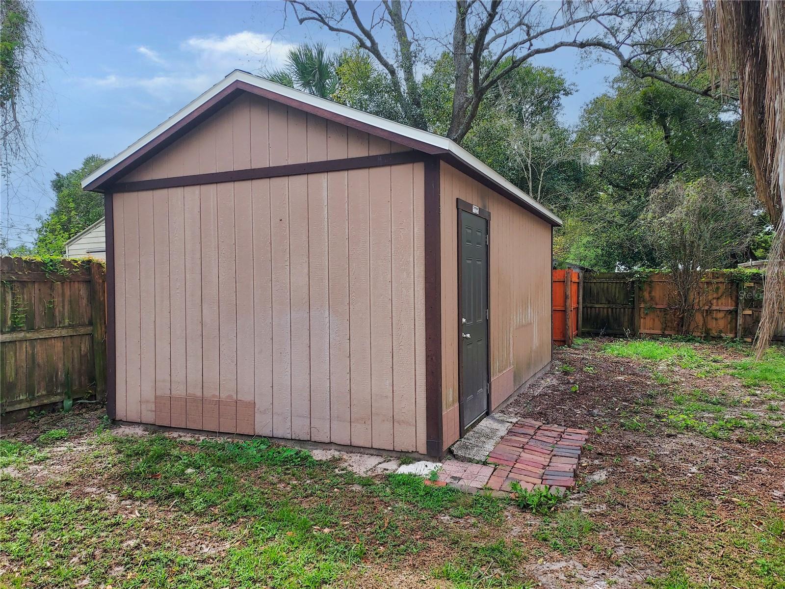 803 VALENCIA RD, PLANT CITY, FL, 33563