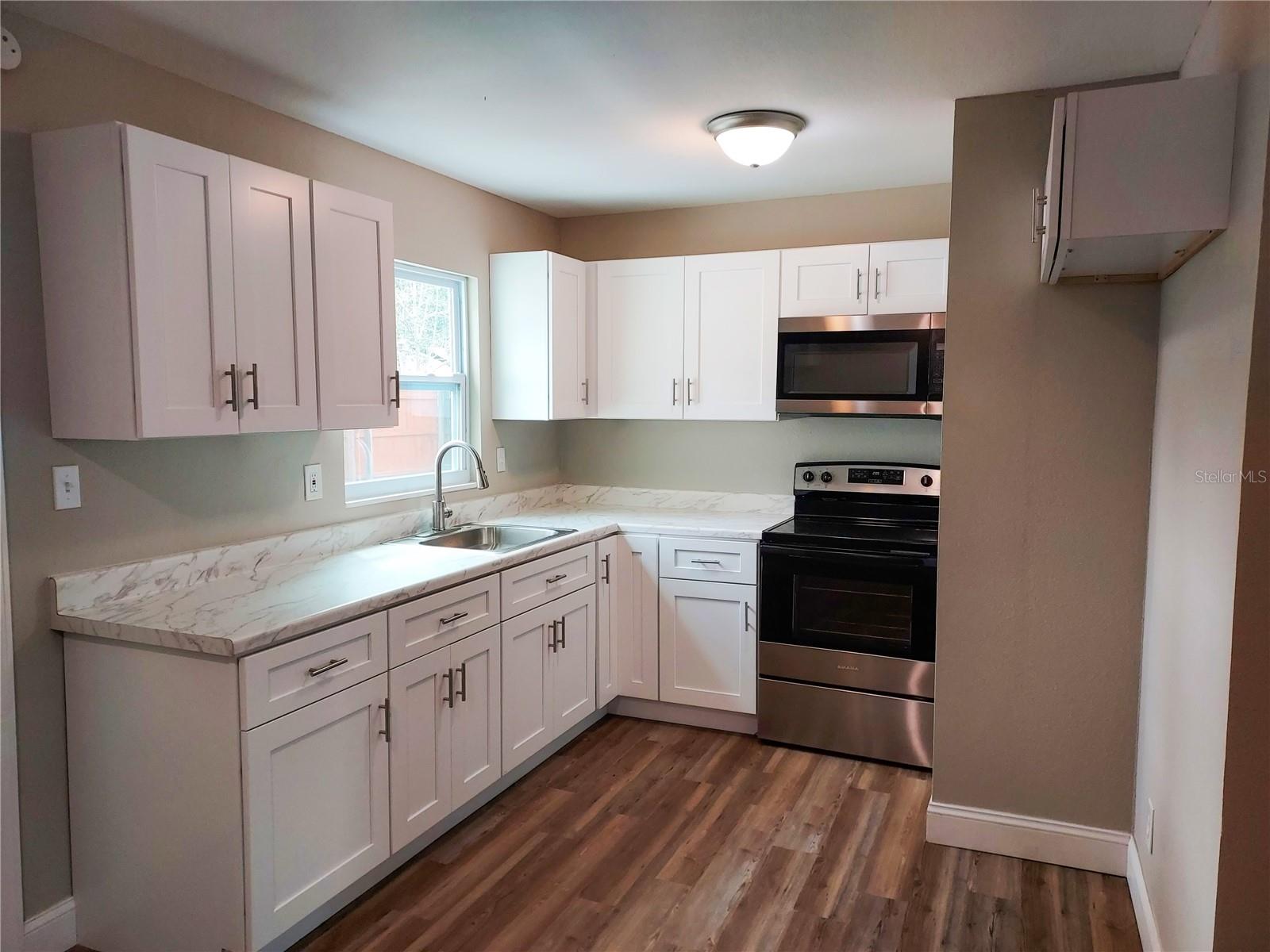 803 VALENCIA RD, PLANT CITY, FL, 33563